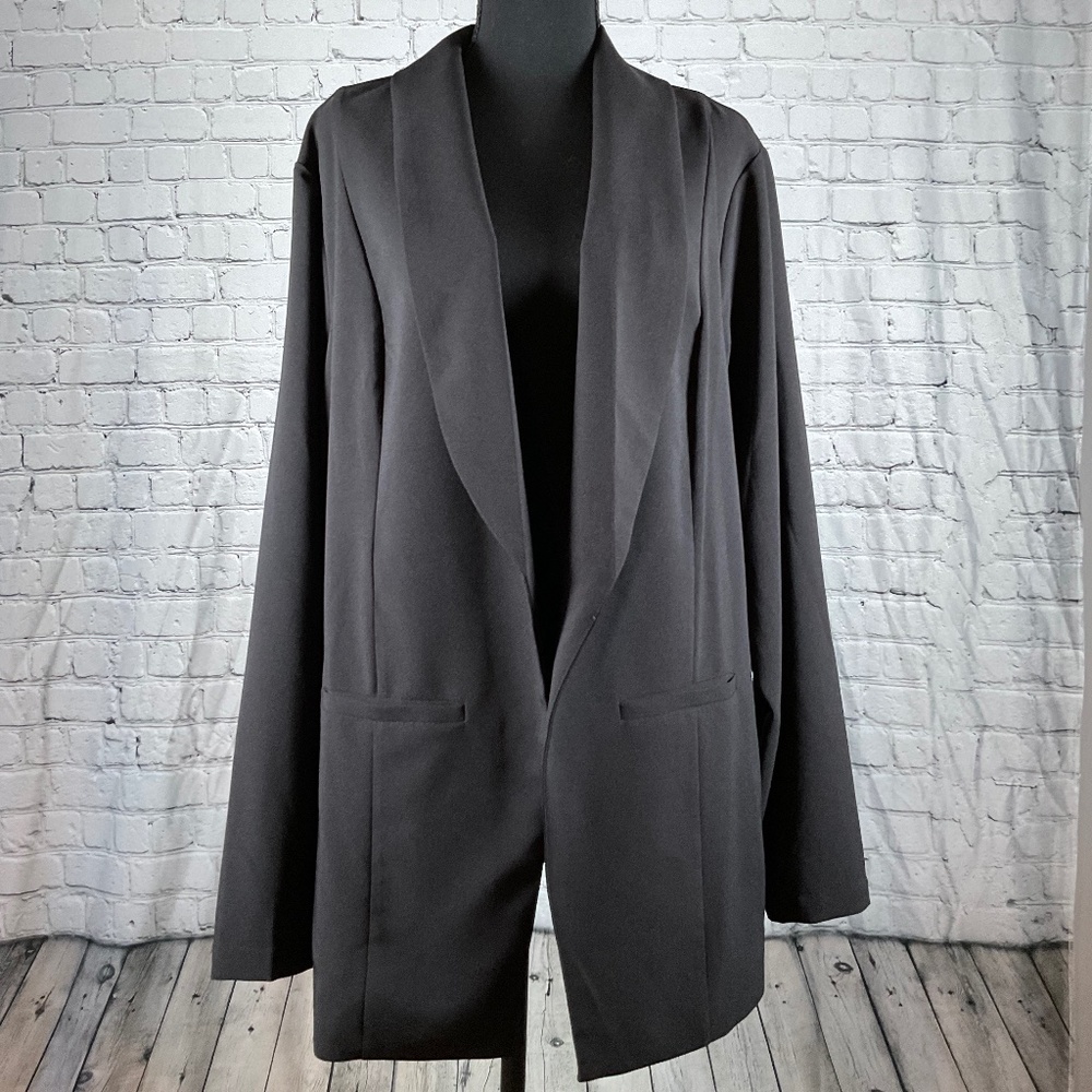 NWT longline crepe blazer